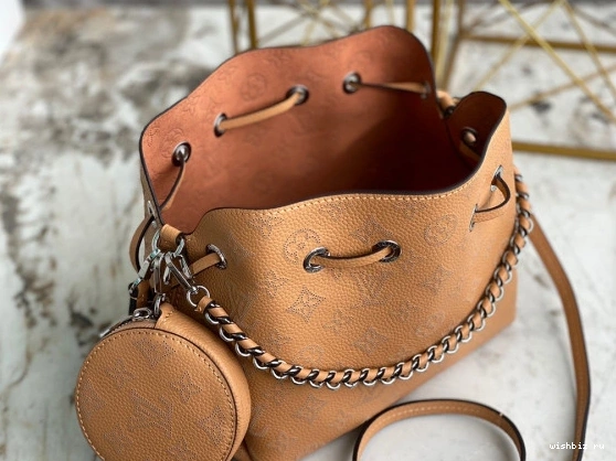 WIS BELLA LOUIS VUITTON 0127